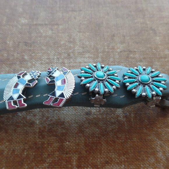 Vintage Costume Turquoise CLIP-ON Earrings Native American Design Set of TWO - Picture 2 of 9